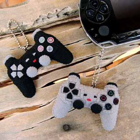 tiny_playstation_controllers
